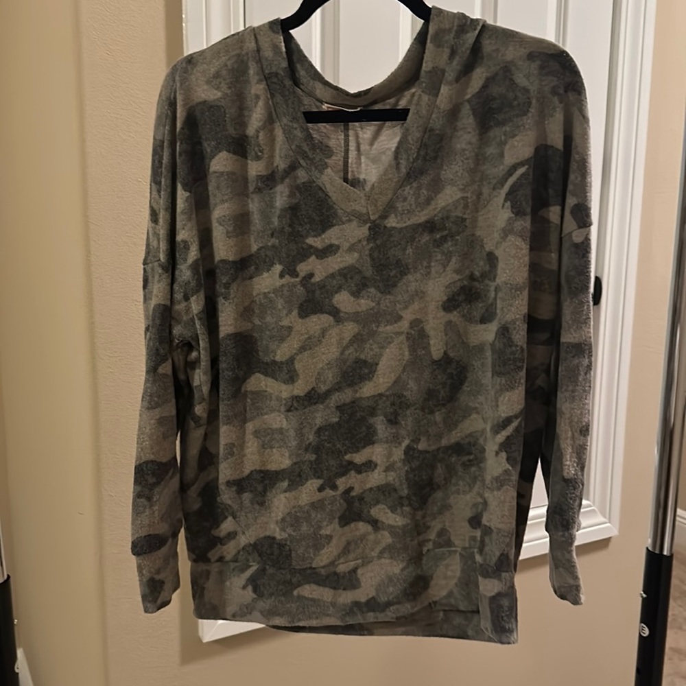 V neck oversized camo sweater